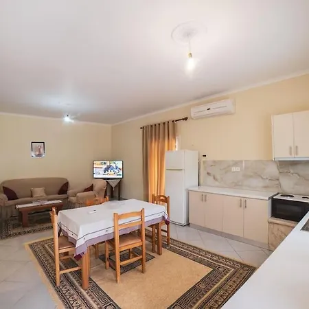 Sweet A Quiet,spacious Two-bedroom House
