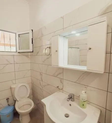 Sweet A Quiet,spacious Two-bedroom House Appartamento *