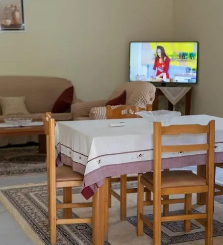 Sweet A Quiet,spacious Two-bedroom House