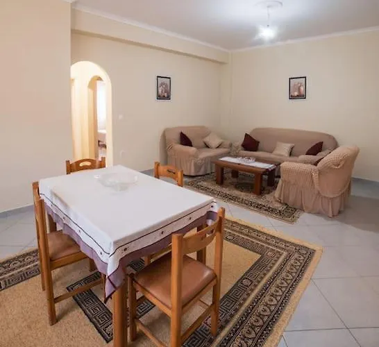 Sweet A Quiet,spacious Two-bedroom House Appartamento Dermish