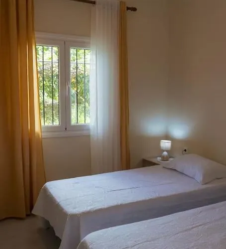 Appartamento Sweet A Quiet,spacious Two-bedroom House Dermish