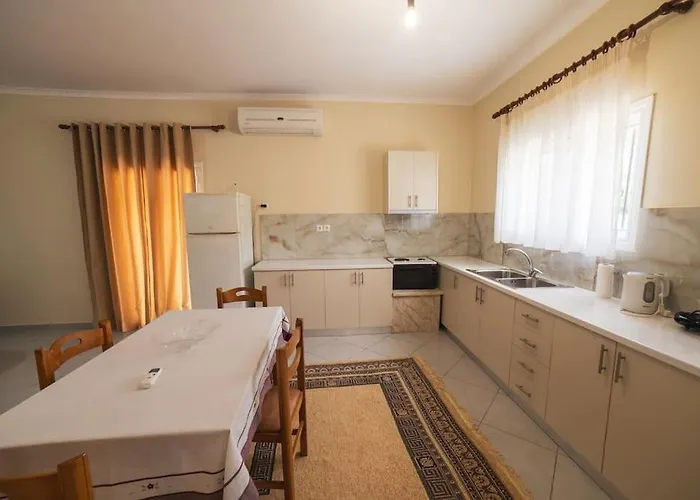 Sweet A Quiet,spacious Two-bedroom House Appartamento Dermish
